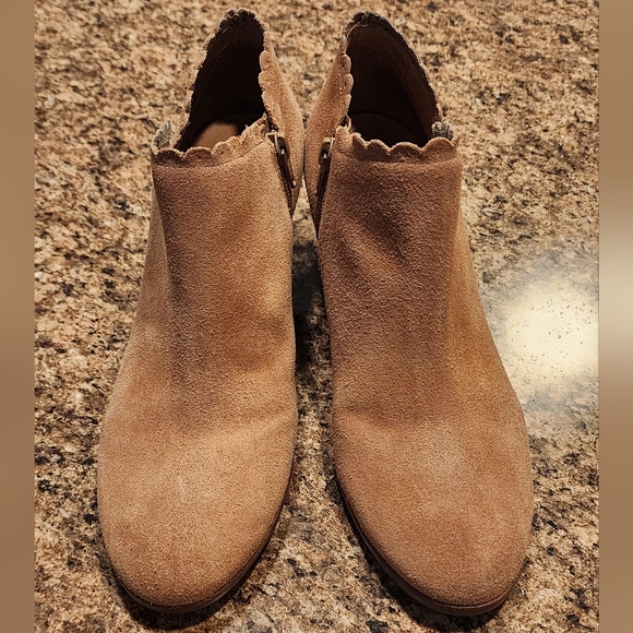 JACK ROGERS "Marianne" Suede Stacked Heel Ankle Booties - Tan - Size 8 - Picture 2 of 8